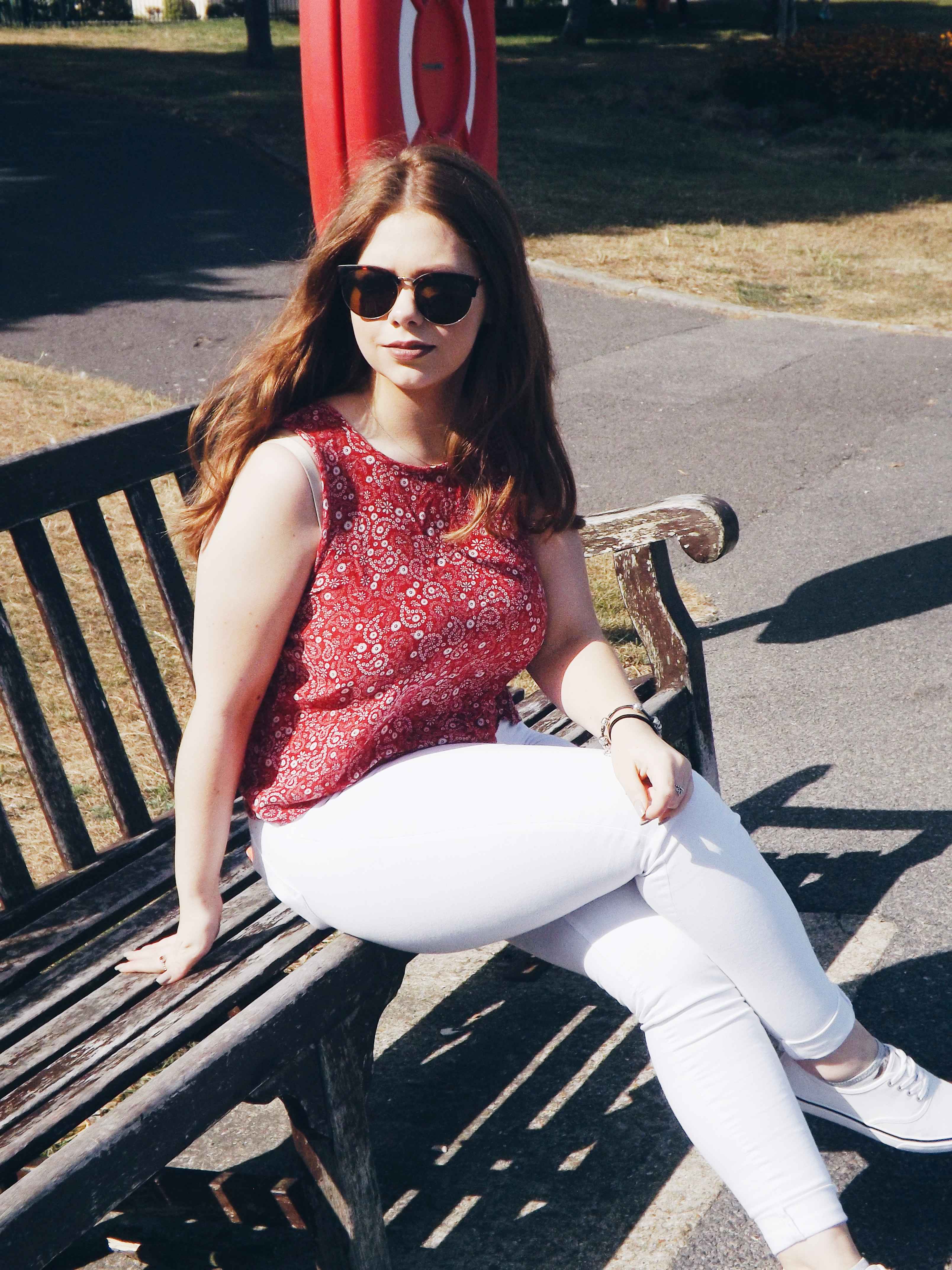 Travel in the UK - Stephs World - Leeds - Travel in the UK - Stephs World - Portsmouth - Alicia